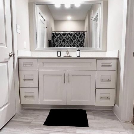 Welcome To Our Spacious 2-Bedroom 2-Bathroom Located In The City Of Houston, Texas! Exterior photo