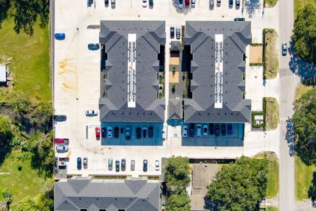 Welcome To Our Spacious 2-Bedroom 2-Bathroom Located In The City Of Houston, Texas! Exterior photo